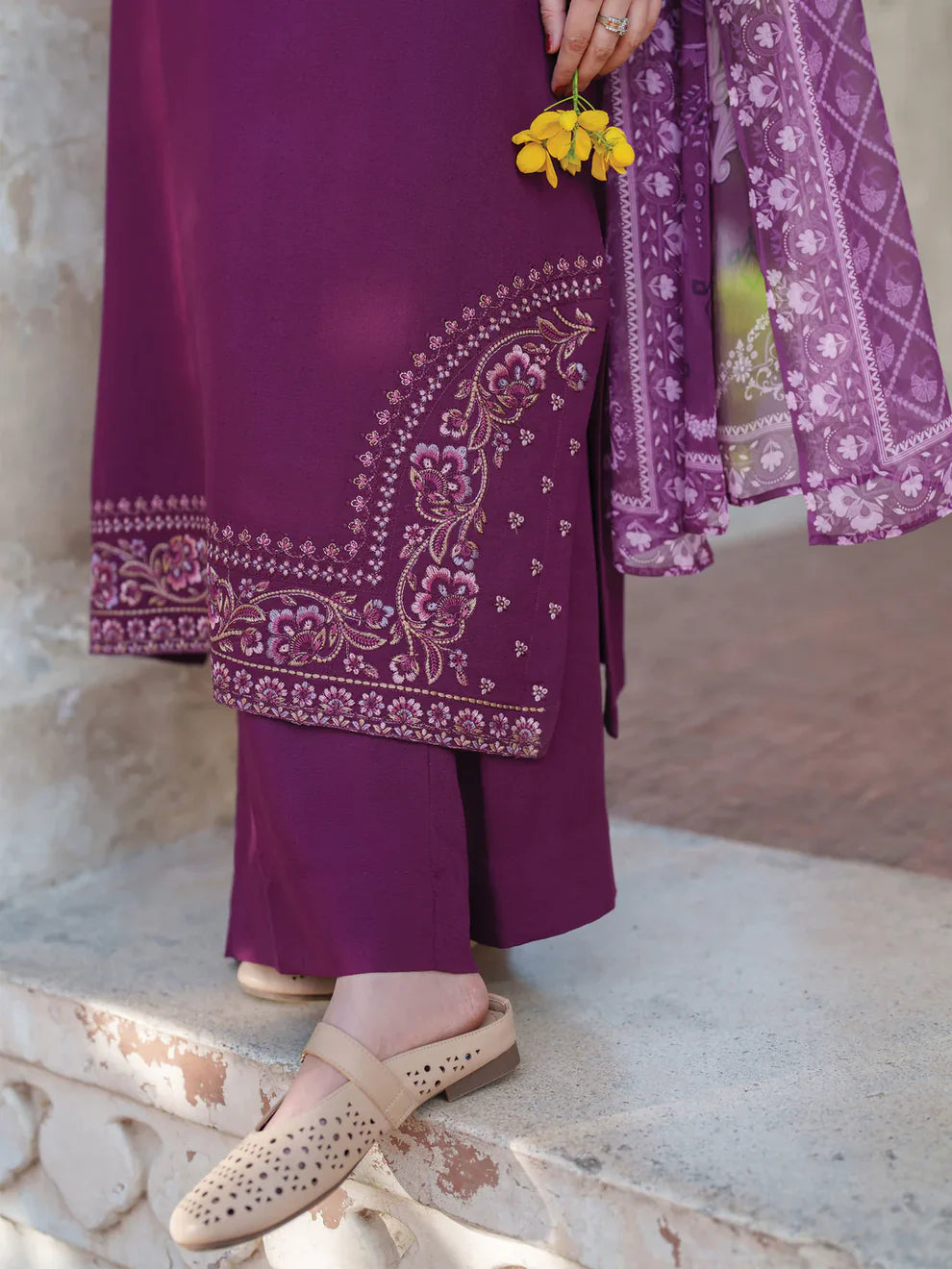 Kaavish Embroidered 2OC lawn Dress EFY-158