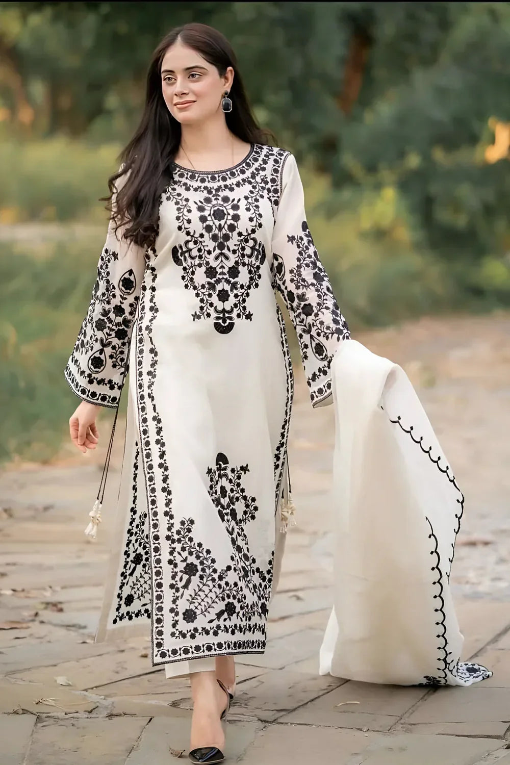 Royal Majesty Embroidered 3PC Dress EFY 167
