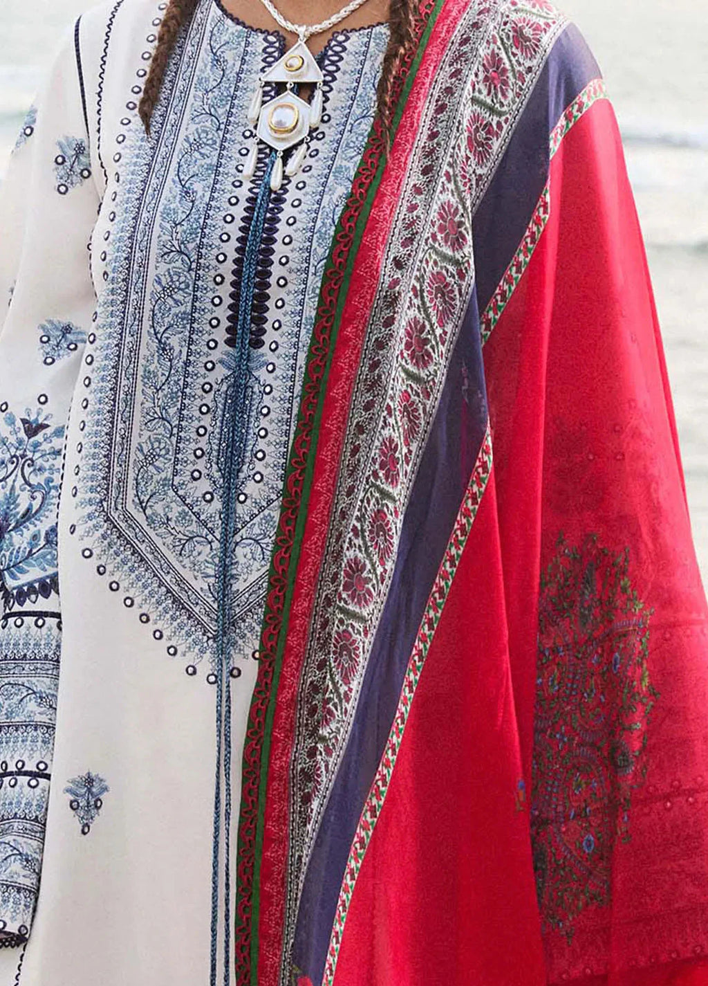 Embroidered Lawn Suit Unstitched 3 Piece EY-145