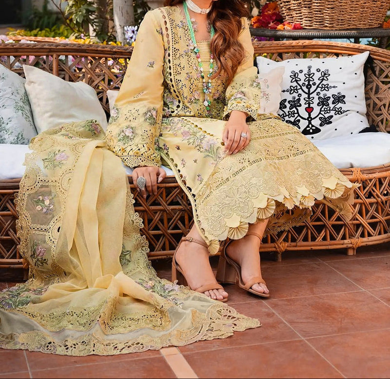 Embroidered 3pc Lawn Dress With Embroidered Khadi Net Dupatta EFY163.